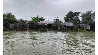 তাহিরপুরে বন্যা পরিস্থিতির উন্নতি হলেও বেড়েছে ভোগান্তি