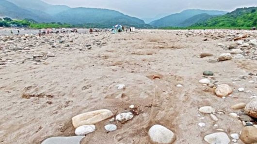 সাদাপাথর লুট: ‘প্রভাবশালী ব্যক্তি ও সংস্থার’ বিরুদ্ধে পূর্ণাঙ্গ অনুসন্ধানে দুদক