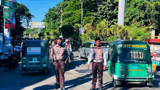 সিলেটে নতুন পোশাকে পুলিশ