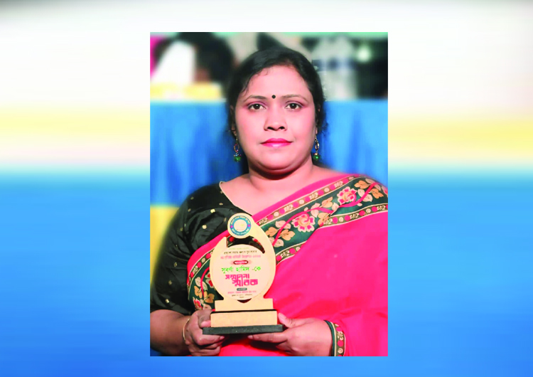 চা শ্রমিকদের জীবনসংগ্রাম তুলে ধরায় প্রত্যাশা সম্মাননা পেলেন সাংবাদিক সুবর্ণা হামিদ