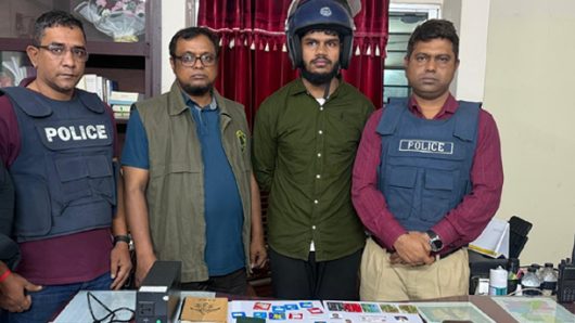 বড়লেখা থেকে জঙ্গি সম্পৃক্ততার অভিযোগে চাকরিচ্যুত সেনা সদস্য গ্রেপ্তার
