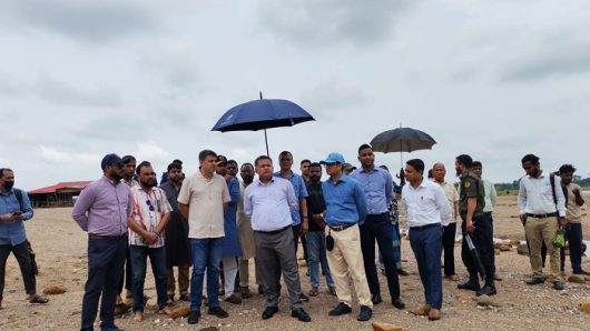 পাথর কোয়ারি চালুর সম্ভাব্যতা যাছাই: বিছনাকান্দি কোয়ারি পরিদর্শনে বিভাগীয় কমিশনার