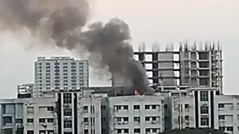 ময়মনসিংহ মেডিকেলে লিফটের কাভারিংয়ে আগুন