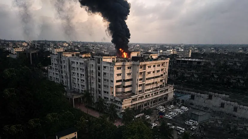 ময়মনসিংহ হাসপাতালে আগুন: জেলা প্রশাসনের পৃথক তদন্ত কমিটি